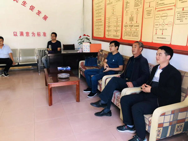 泓源公司慰问供热三期项目一线工作人员(图2) 泓源公司慰问供热三期项目一线工作人员(图2)